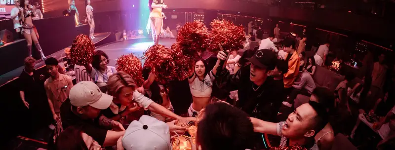 Không khí khuấy động cùng vũ đoàn Canalis Club